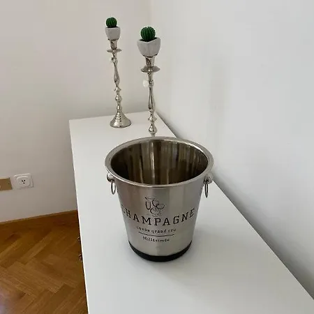 Corso Italia 4 Apartment *